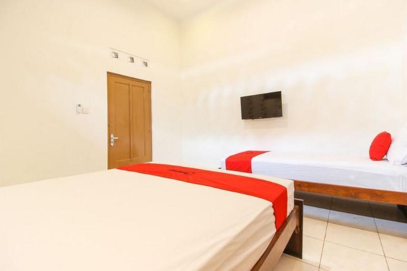 Reddoorz Near Rs Sarjito Yogyakarta Otel Dış mekan fotoğraf