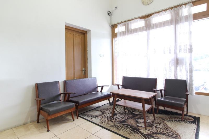 Reddoorz Near Rs Sarjito Yogyakarta Otel Dış mekan fotoğraf