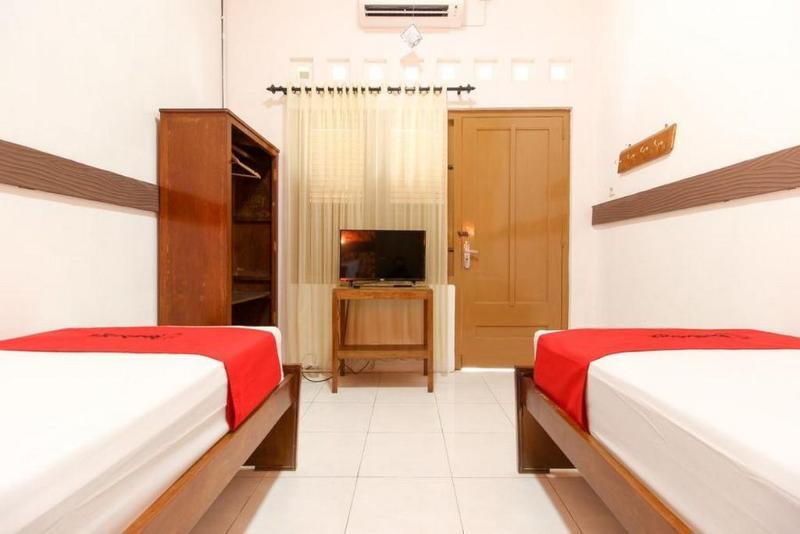 Reddoorz Near Rs Sarjito Yogyakarta Otel Dış mekan fotoğraf
